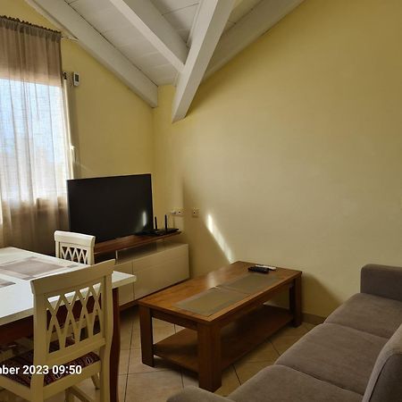 Plaza Top Floor Apartment ซังตามาเรีย ภายนอก รูปภาพ