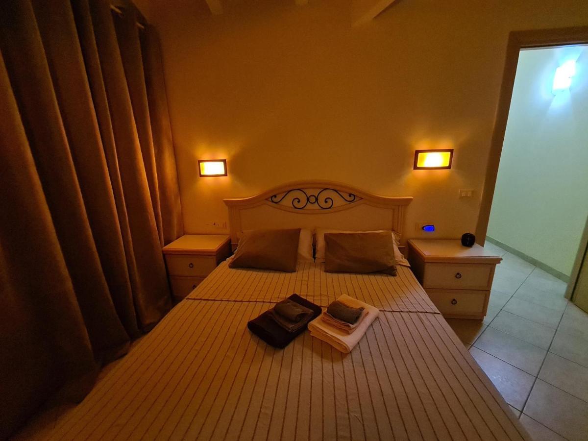 Plaza Top Floor Apartment ซังตามาเรีย ภายนอก รูปภาพ